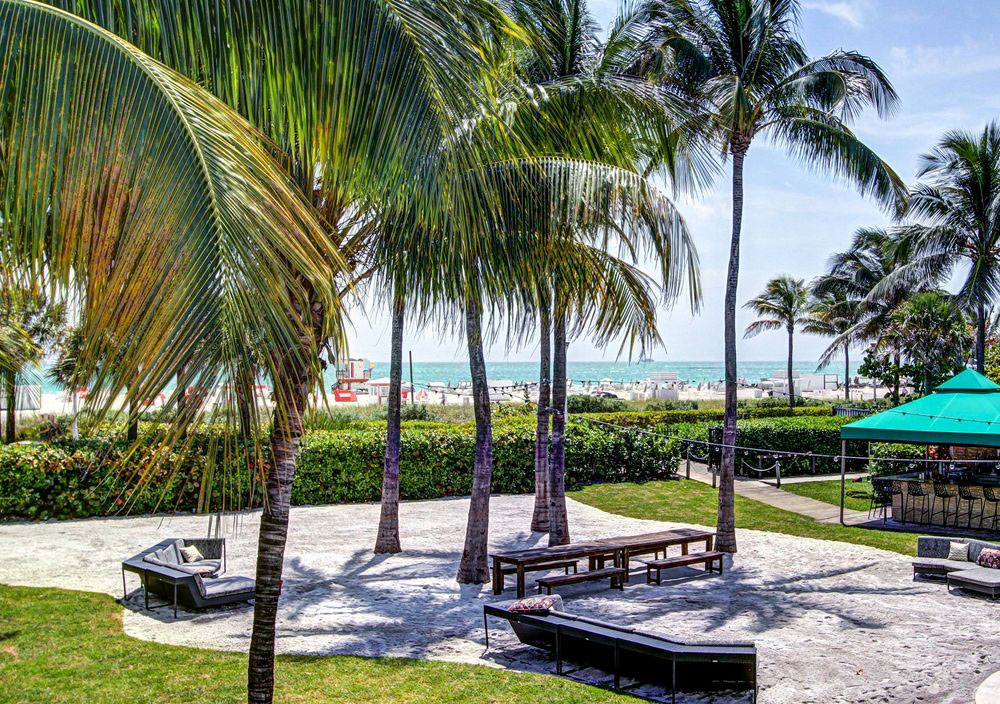 Kimpton Surfcomber Hotel 